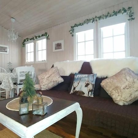 Cosy Cottage-Alfabakki-With Hot Tub Stori-Bakki エクステリア 写真